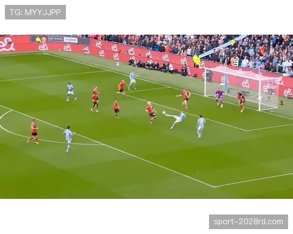 哈兰德背身能力短板如何制约其战术适配深度？