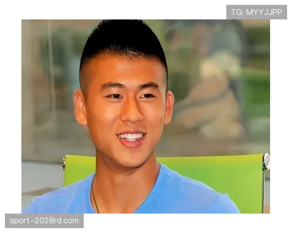 张玉宁晒衣柜我服了，挂满的全是听都没听过的牌子