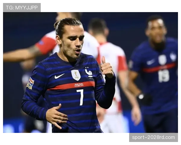 格列兹曼与菲尔米诺的进攻角色差异如何影响战术适配？